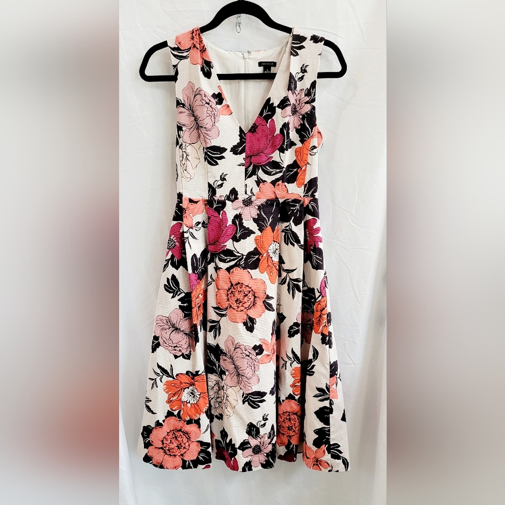 Ann Taylor Sleeveless  V-neck Floral A-line  Dress Size 0 Prom‎ Formal Bridal